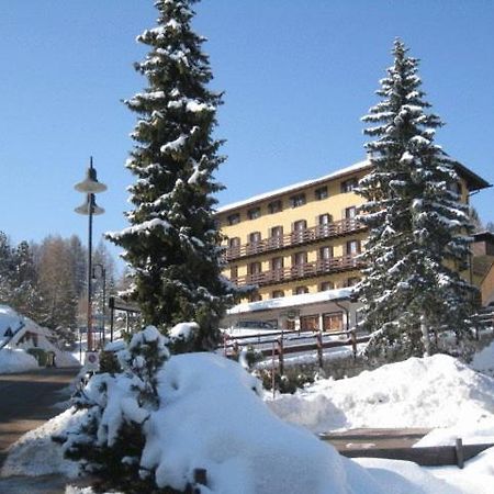 Life Hotels Des Alpes Folgaria Bagian luar foto