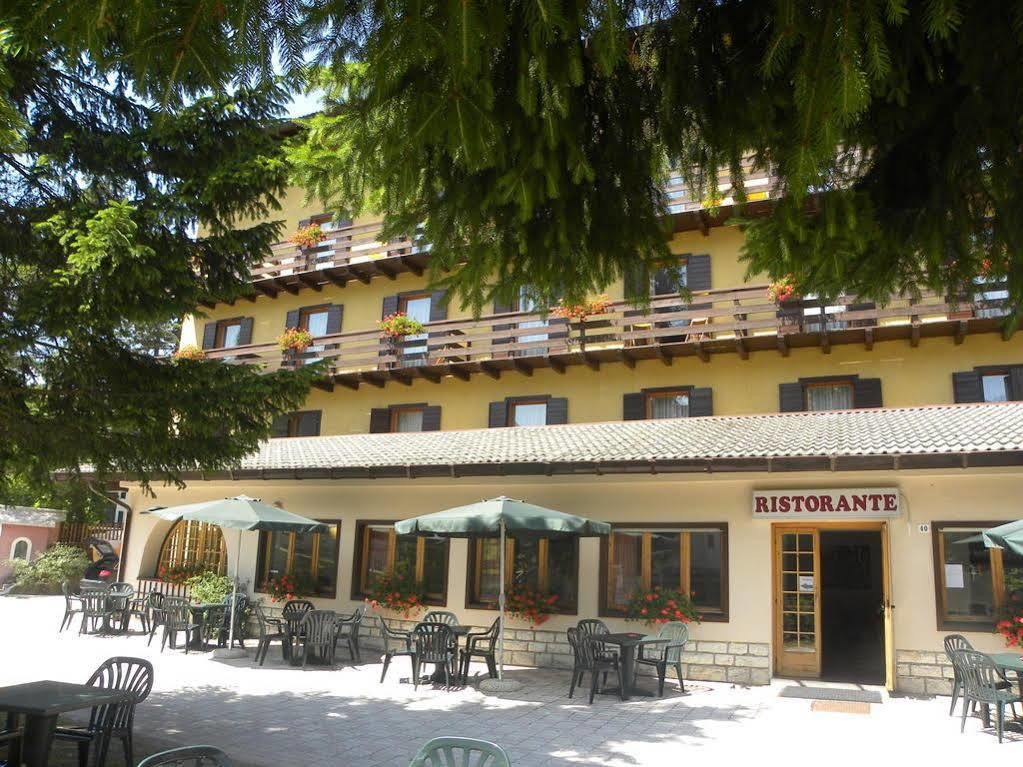 Life Hotels Des Alpes Folgaria Bagian luar foto